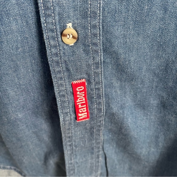 Vintage 90s men’s Marlboro Denim Button Up Shirt heavy dead stock size medium - Picture 3 of 7